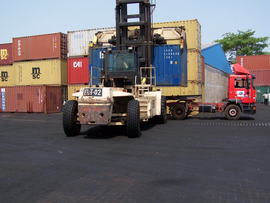 gambia2012containerafricmed124.jpg
